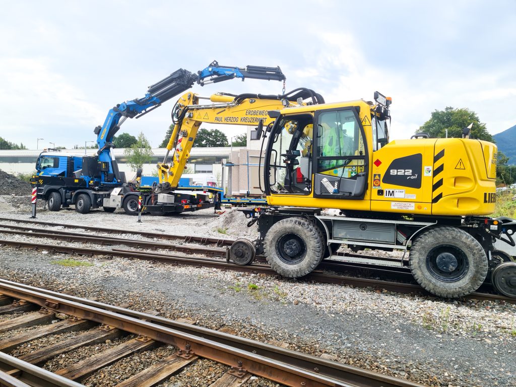 Kreuzerwirt Erdbewegung_Gleisbagger-5