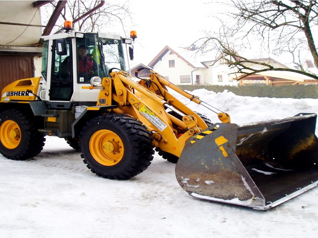 Kreuzerwirt Erdbewegung_Winterdienst 2